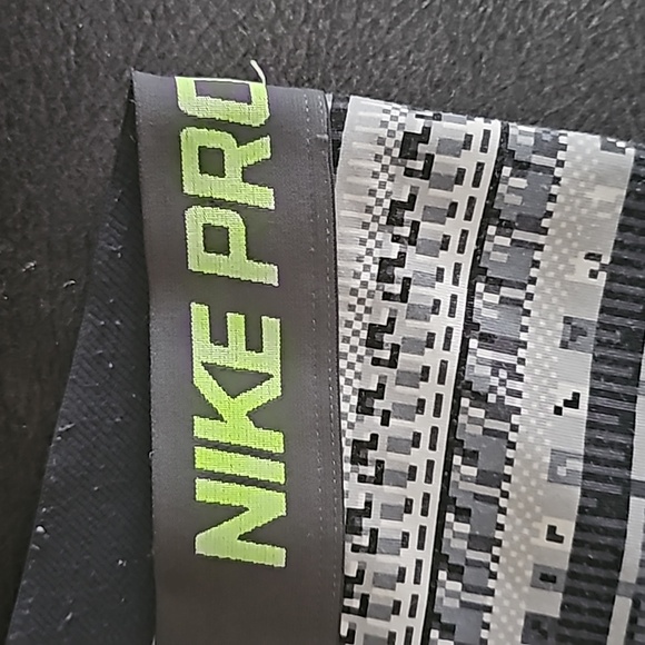 Nike Dri-Fit Leggings - Picture 2 of 7